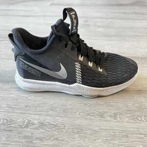nike lebron witness 5 GS 7Y Black White Basketball Shoes Youth